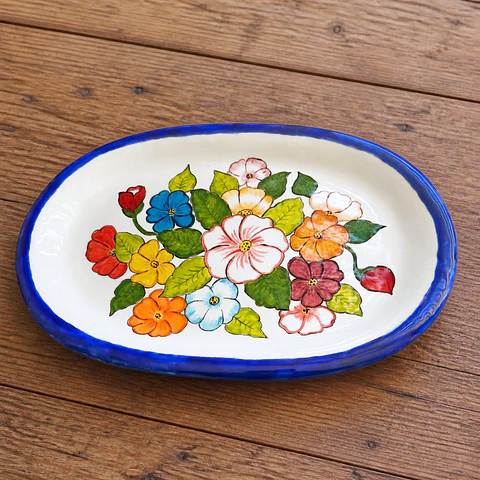 Fuente Ovalada Floral en Cerámica Pintada a Mano