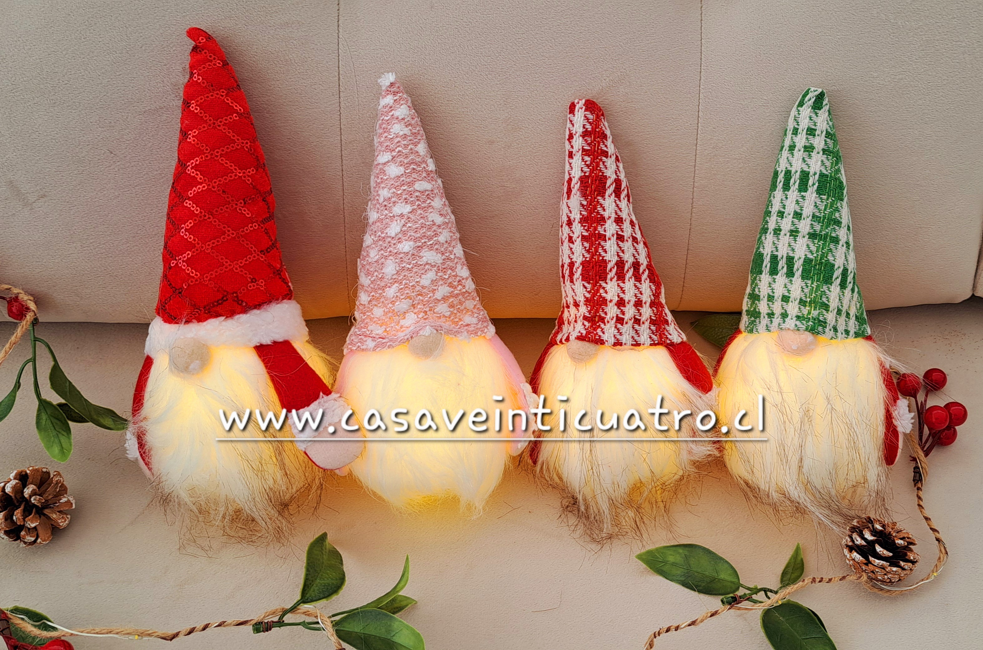 Gnomos navideños con luces