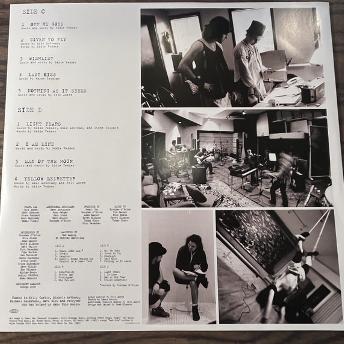 Pearl Jam – Rearviewmirror (Greatest Hits 1991-2003: Volume 2) 3