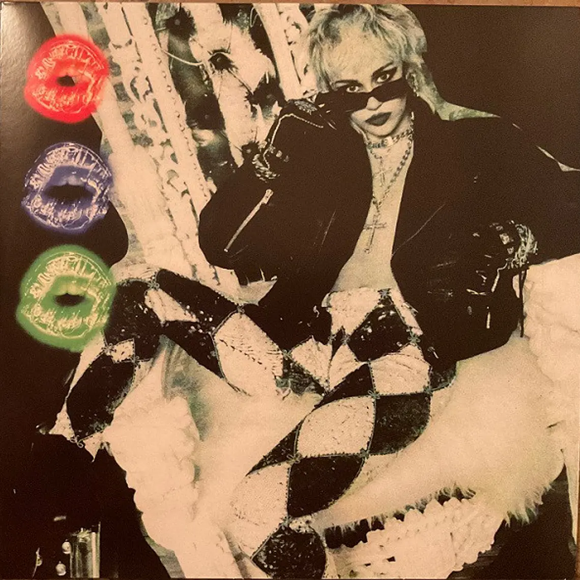 Miley Cyrus – Plastic Hearts 7