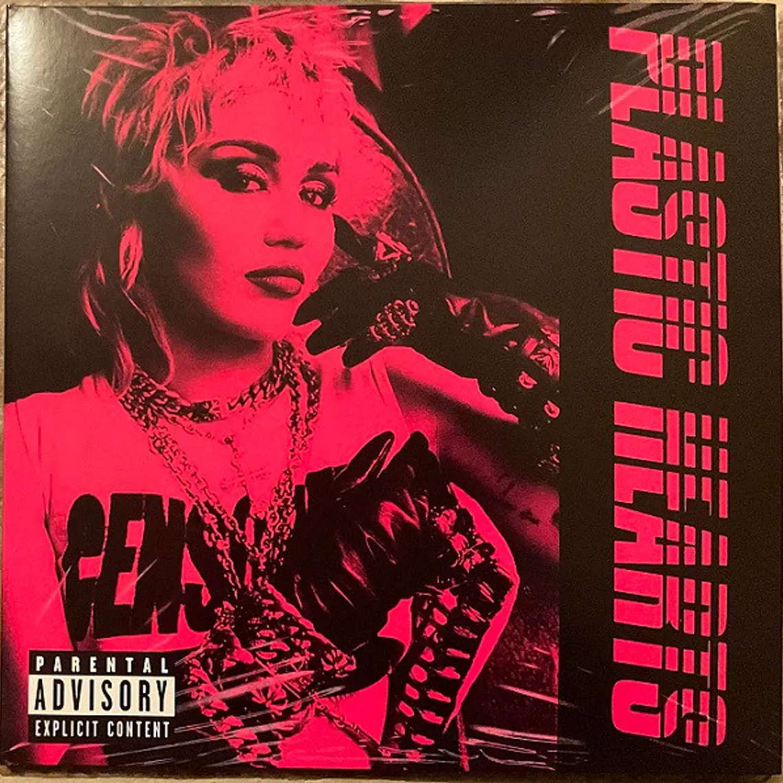 Miley Cyrus – Plastic Hearts 1