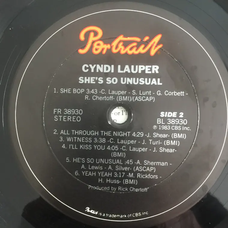 Cyndi Lauper – She's So Unusual Portada de album Cyndi Lauper - She's So Unusual Más imágenes 5