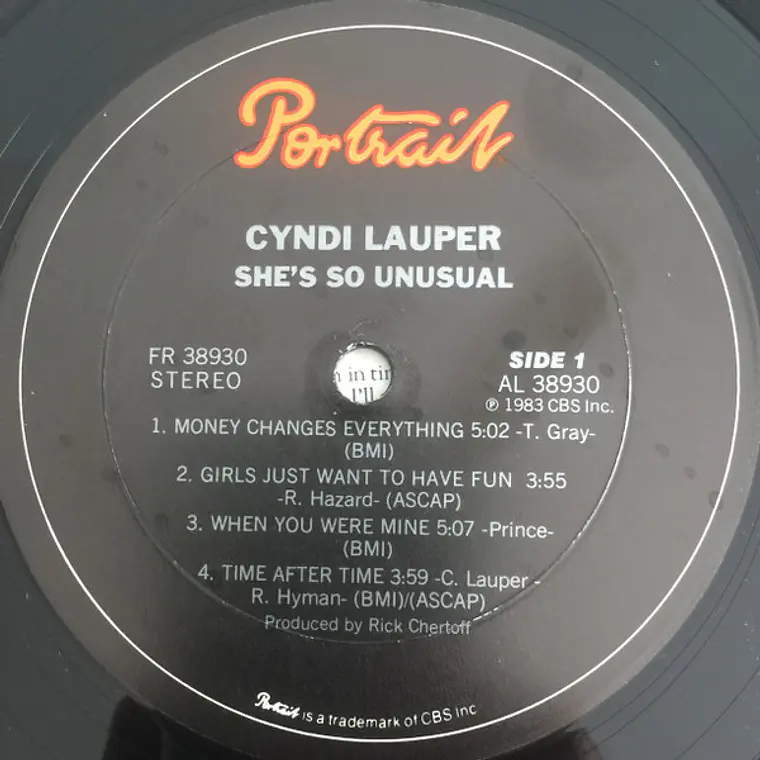 Cyndi Lauper – She's So Unusual Portada de album Cyndi Lauper - She's So Unusual Más imágenes 6