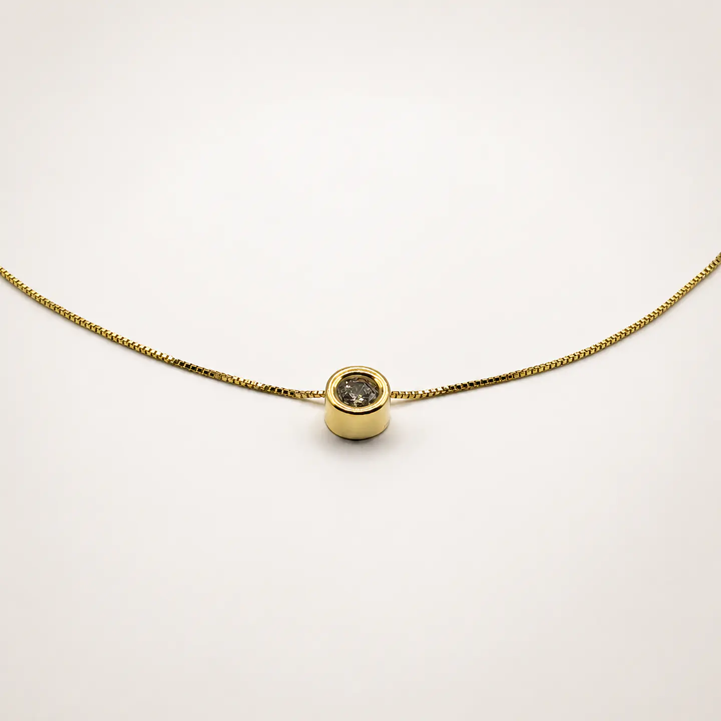 Collar Punto de Luz Dorado 1