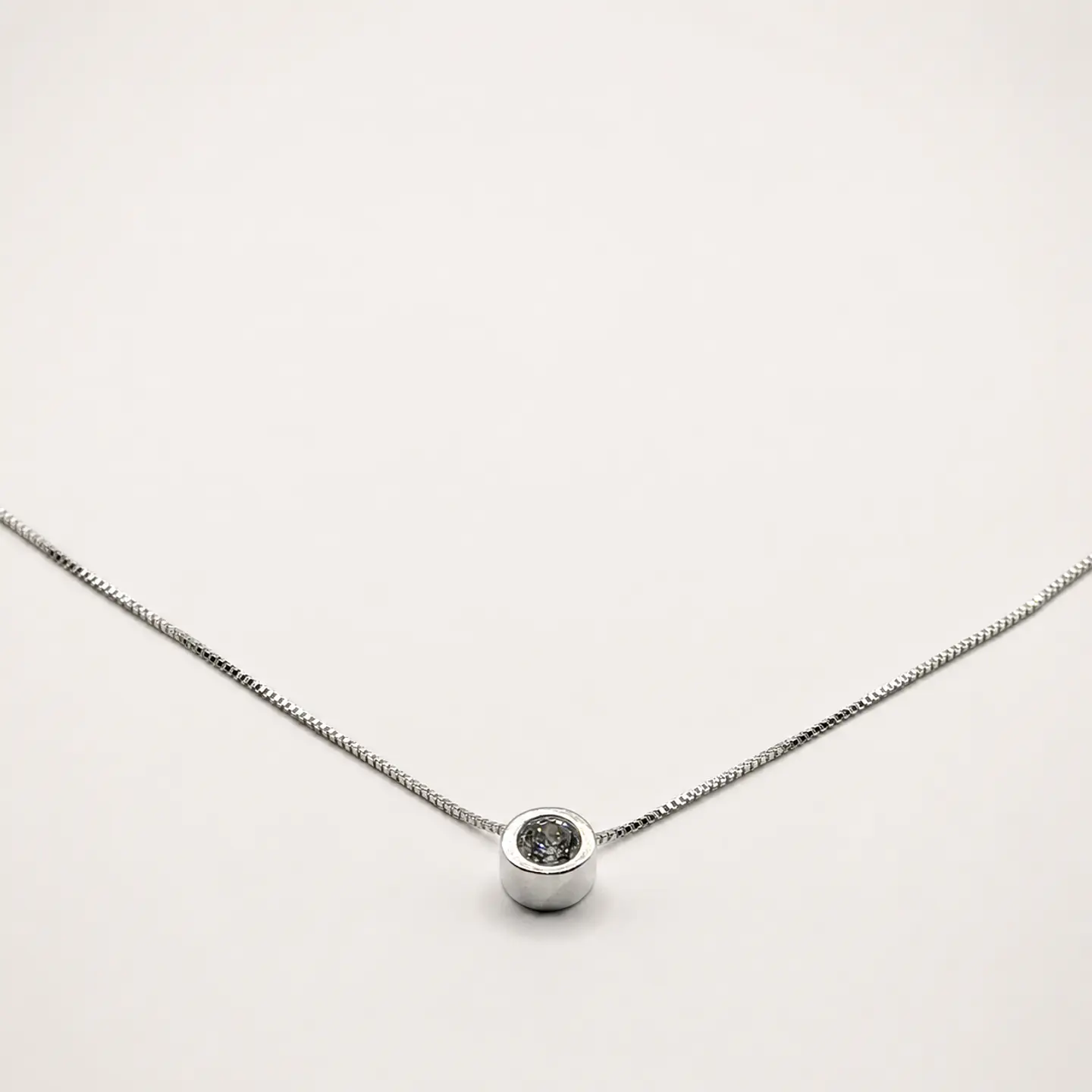 Collar Punto de Luz Plateado 1