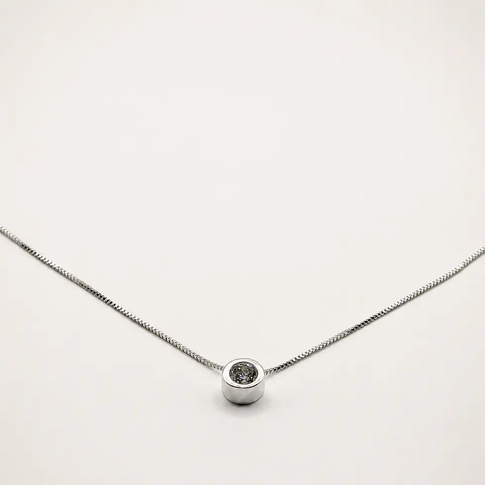 Collar Punto de Luz Plateado 1