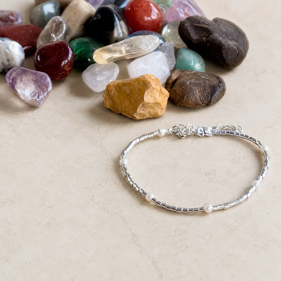 Pulsera Mostacillas y Perlas Plateada 1