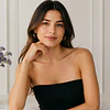 Qué joyas usar con un vestido strapless: guía para acertar