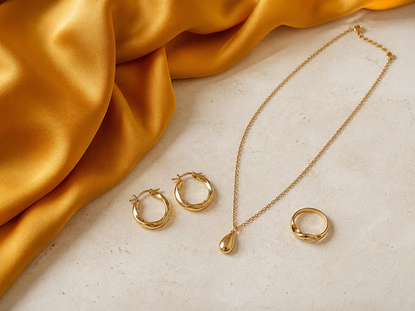 Qué joyas usar con un vestido amarillo o mostaza: guía para combinarlo