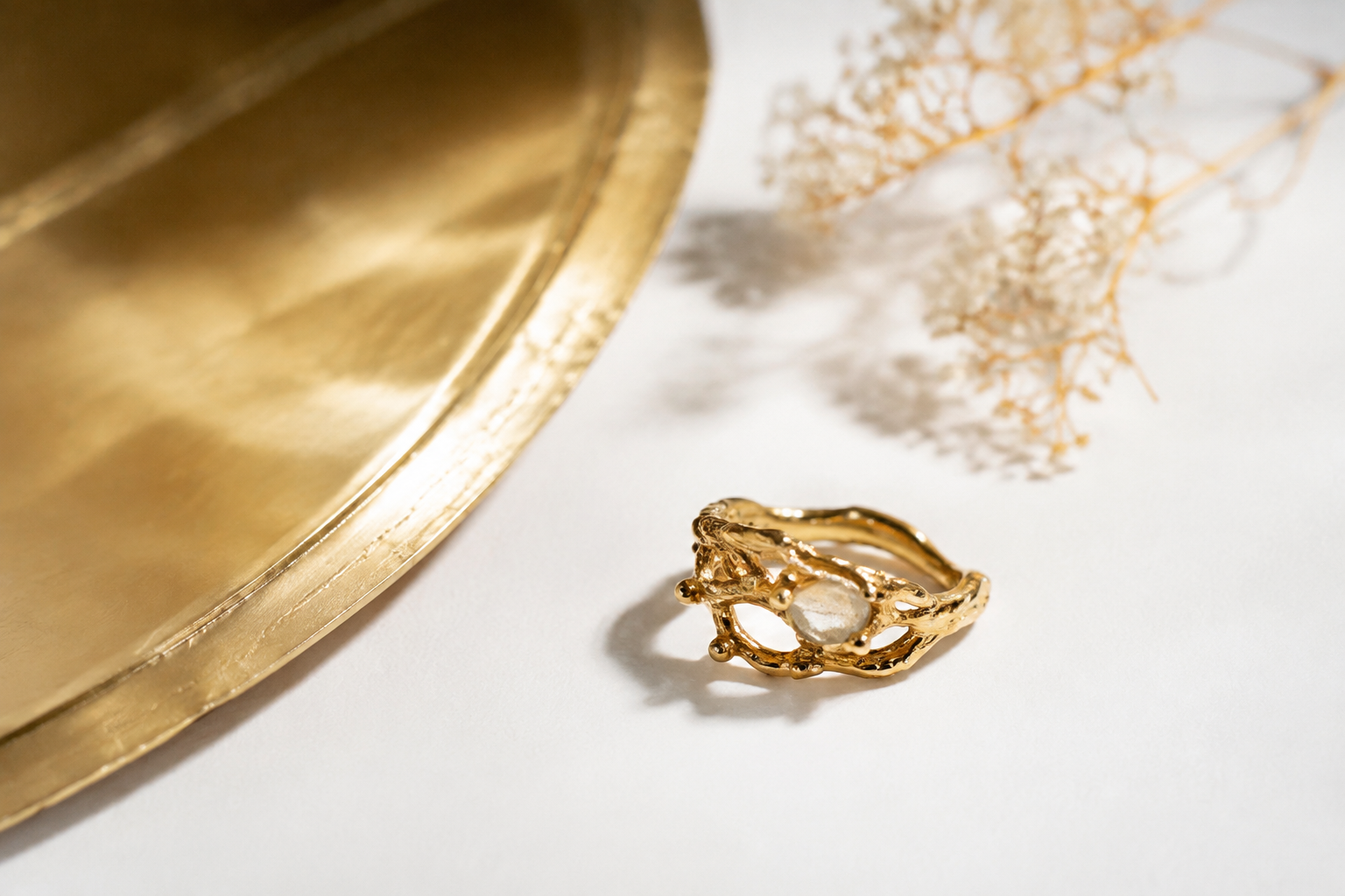 Qué significa el baño de oro en una joya: duración, diferencias y cuidados