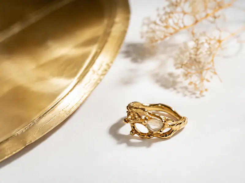 Qué significa el baño de oro en una joya: duración, diferencias y cuidados