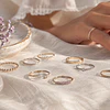 Anillos midi: cómo usarlos y elegir la medida