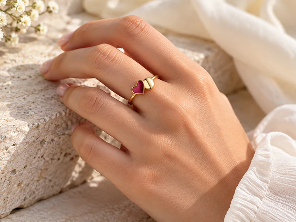 Anillo de corazón: cómo elegirlo para regalar y usarlo a diario
