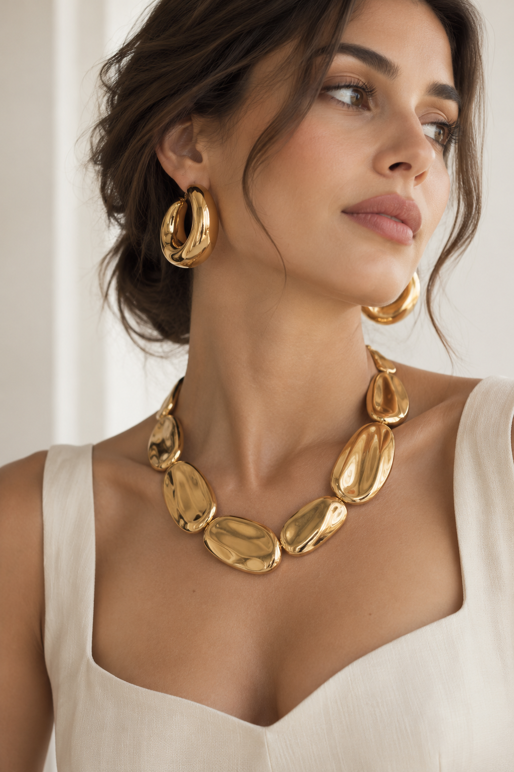 Joyas maximalistas: cómo llevar piezas protagonistas sin recargar el look