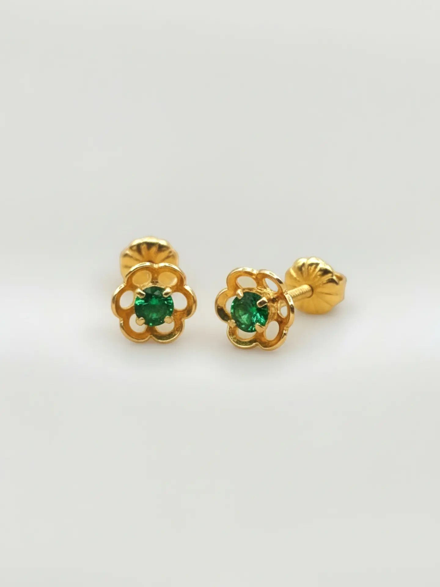 Aros Flor de Mayo de Esmeralda Oro 18k 4