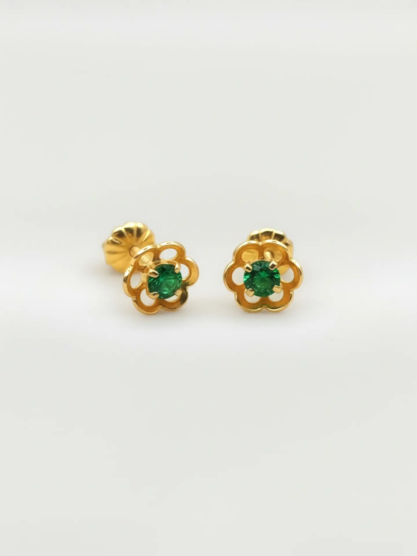 Aros Flor de Mayo de Esmeralda Oro 18k 1