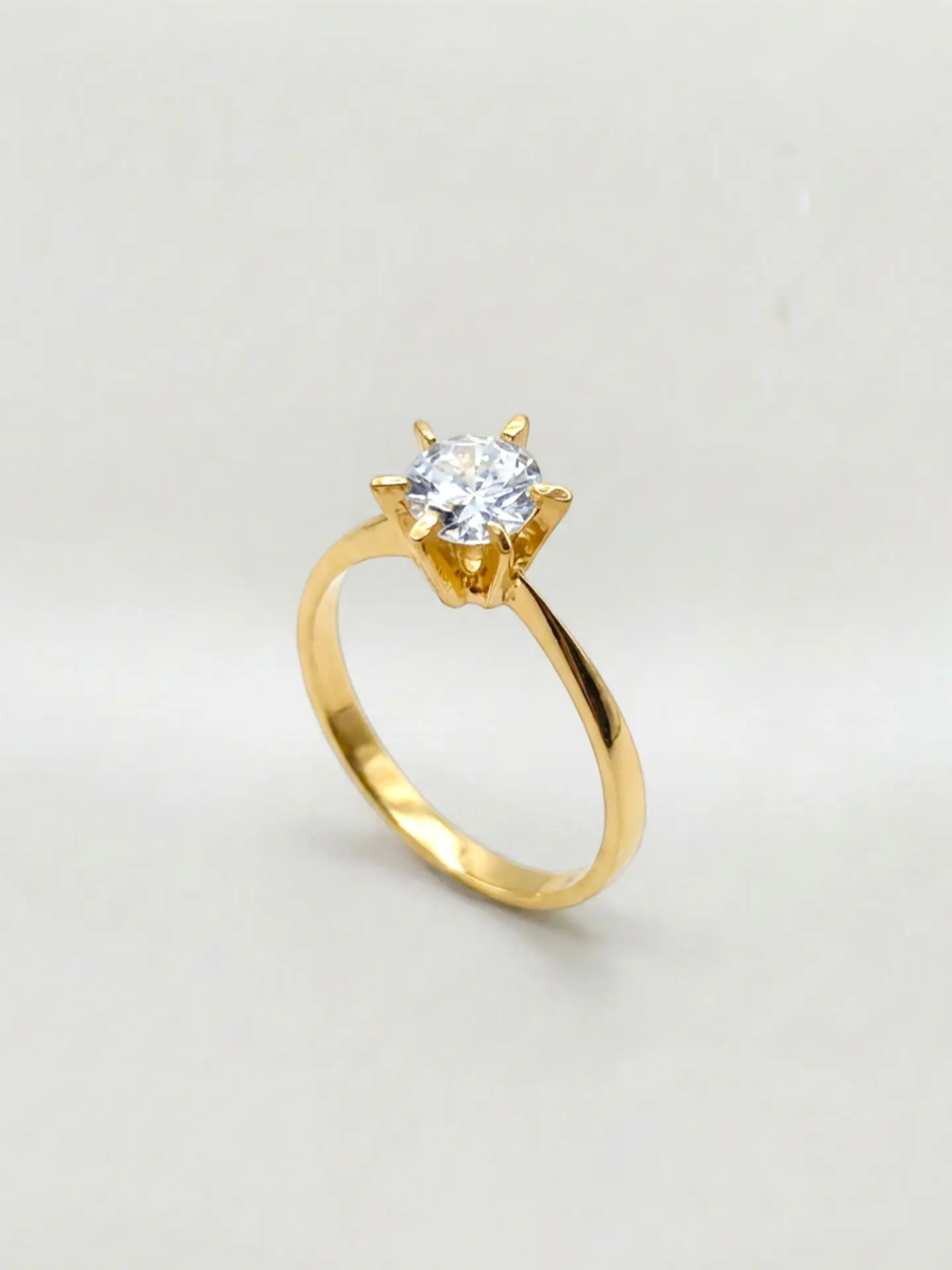 Anillo Solitario Majestuoso con Circón Oro 18k 4