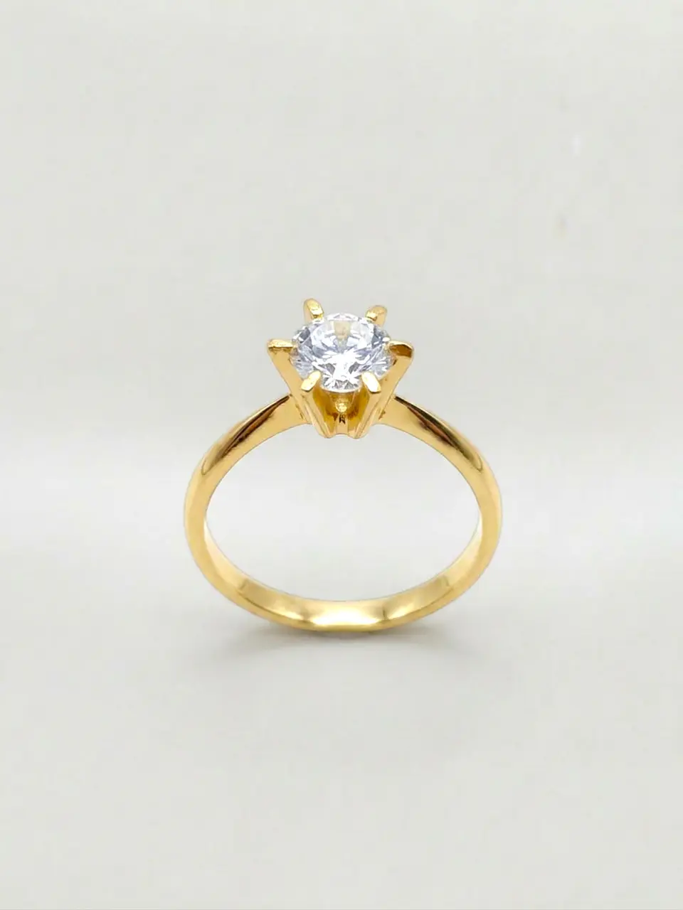 Anillo Solitario Majestuoso con Circón Oro 18k 1