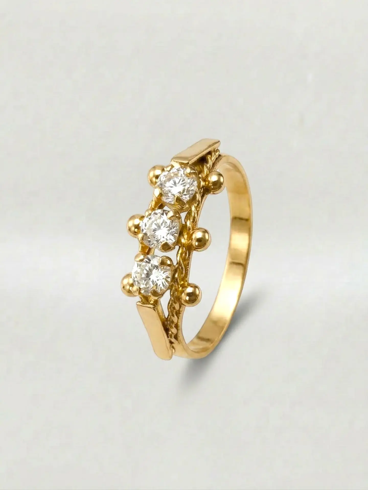 Anillo Trilogía de Resplandor Circón Oro 18k 4