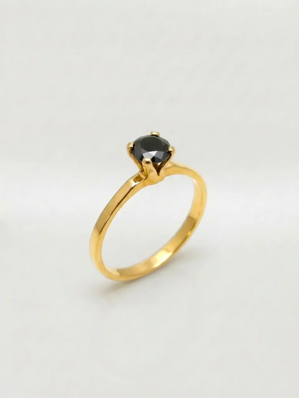 Anillo Solitario Misterio de Ónix Oro 18k 3