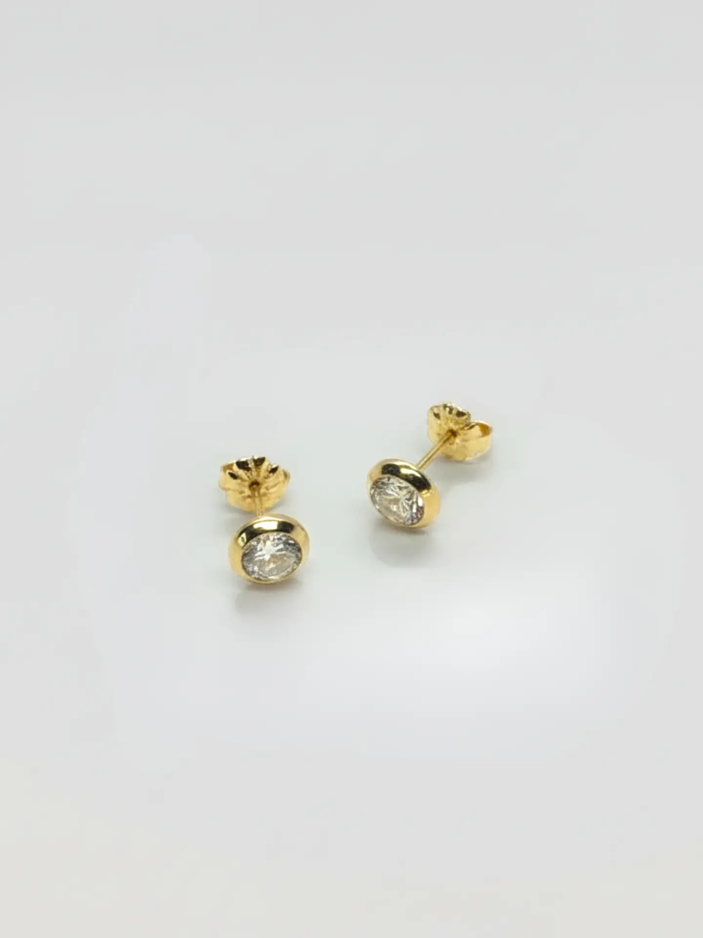 Aros Punto de Luz Resplandor Oro 18k 5