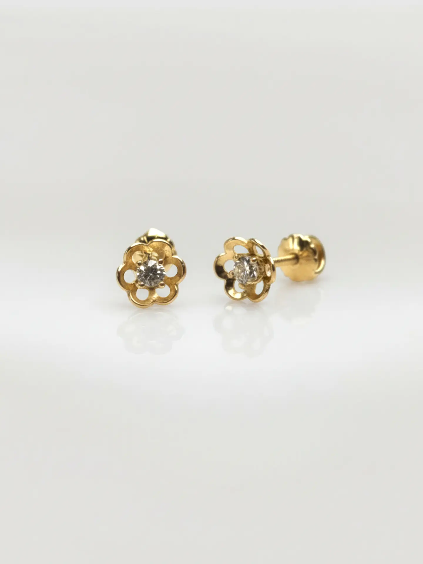 Aros Flor Radiante con Circón Grande Oro 18k 2