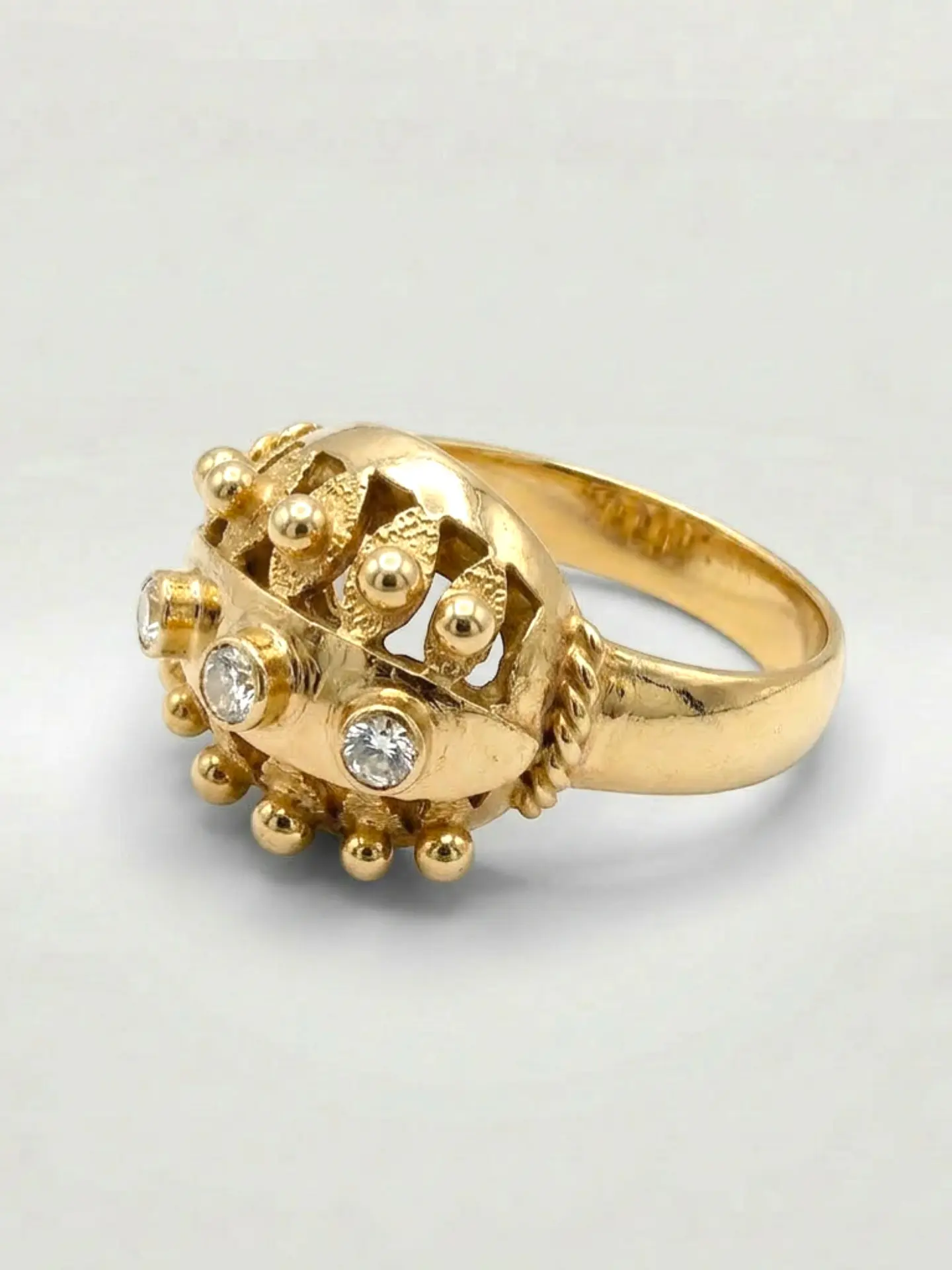 Anillo Chevalier Sello de Circón Oro 18k 2