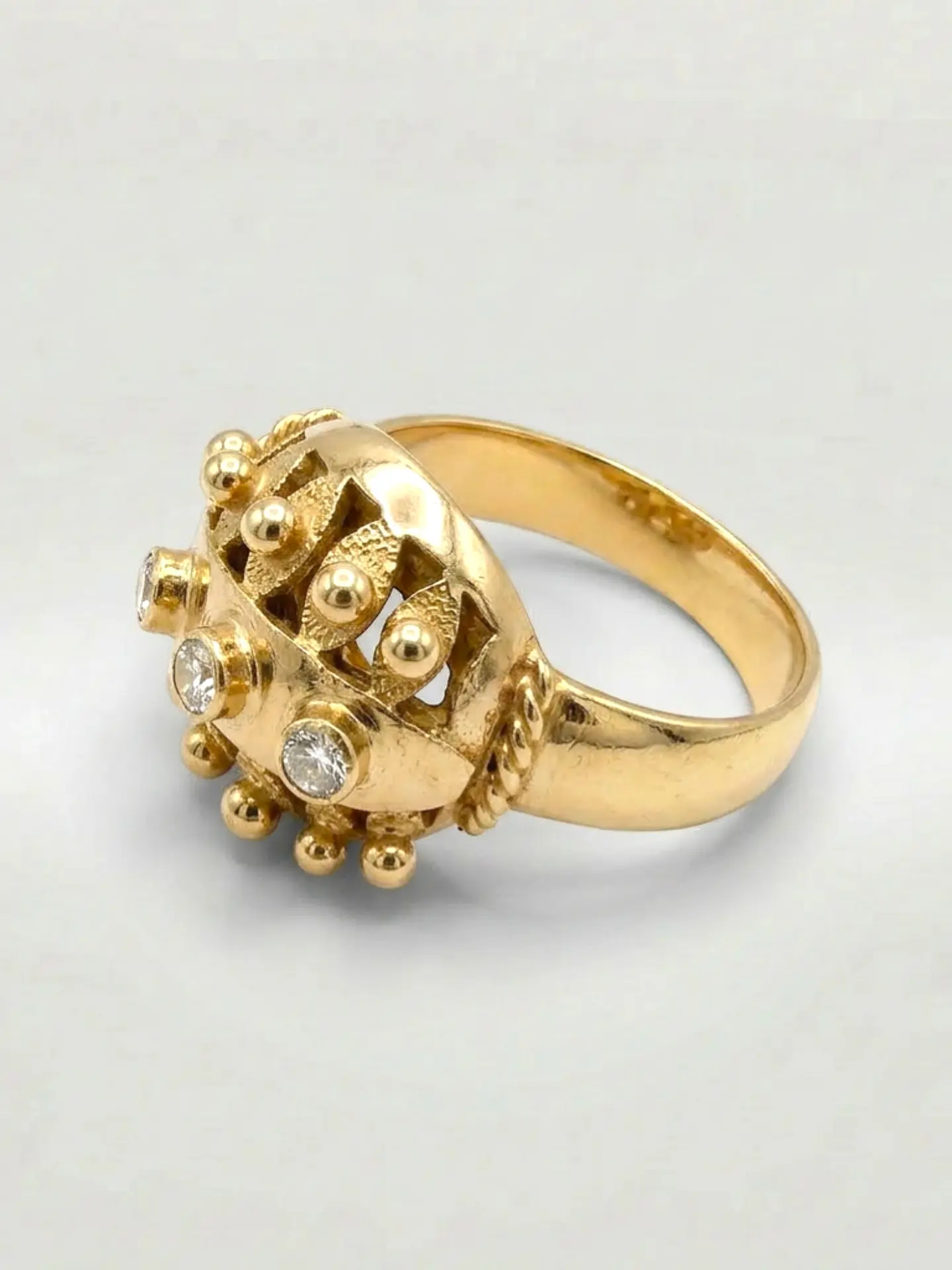 Anillo Chevalier Sello de Circón Oro 18k 5