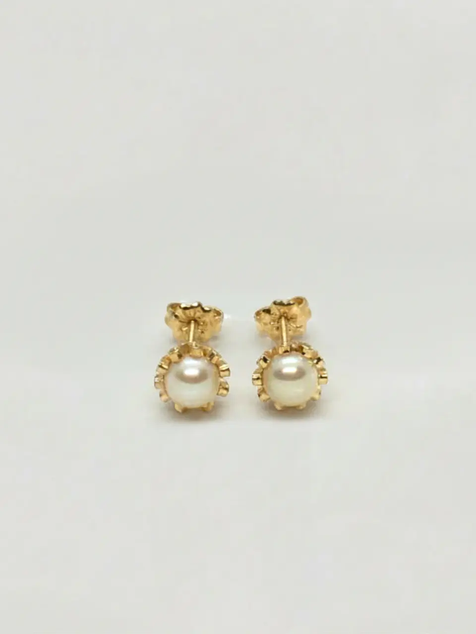 Aros Perla Cultivada Cuello de Gala Grande Oro 18k 1