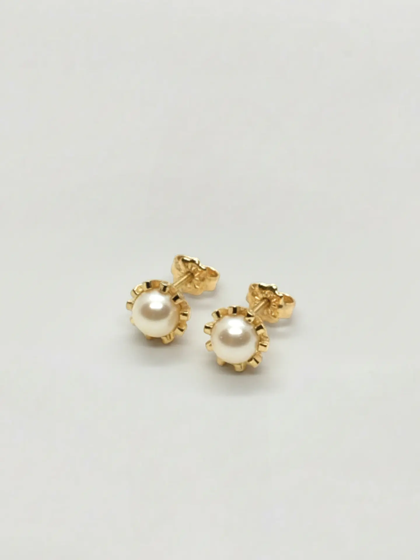 Aros Perla Cultivada Cuello de Gala Grande Oro 18k 3