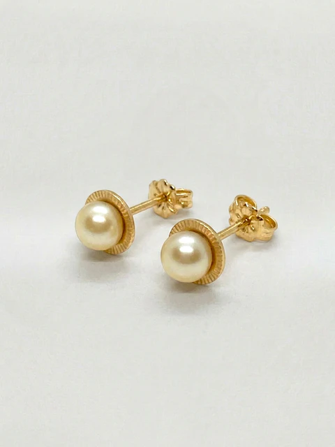 Aros Perla Cultivada Imperial Plato Grande Oro 18k