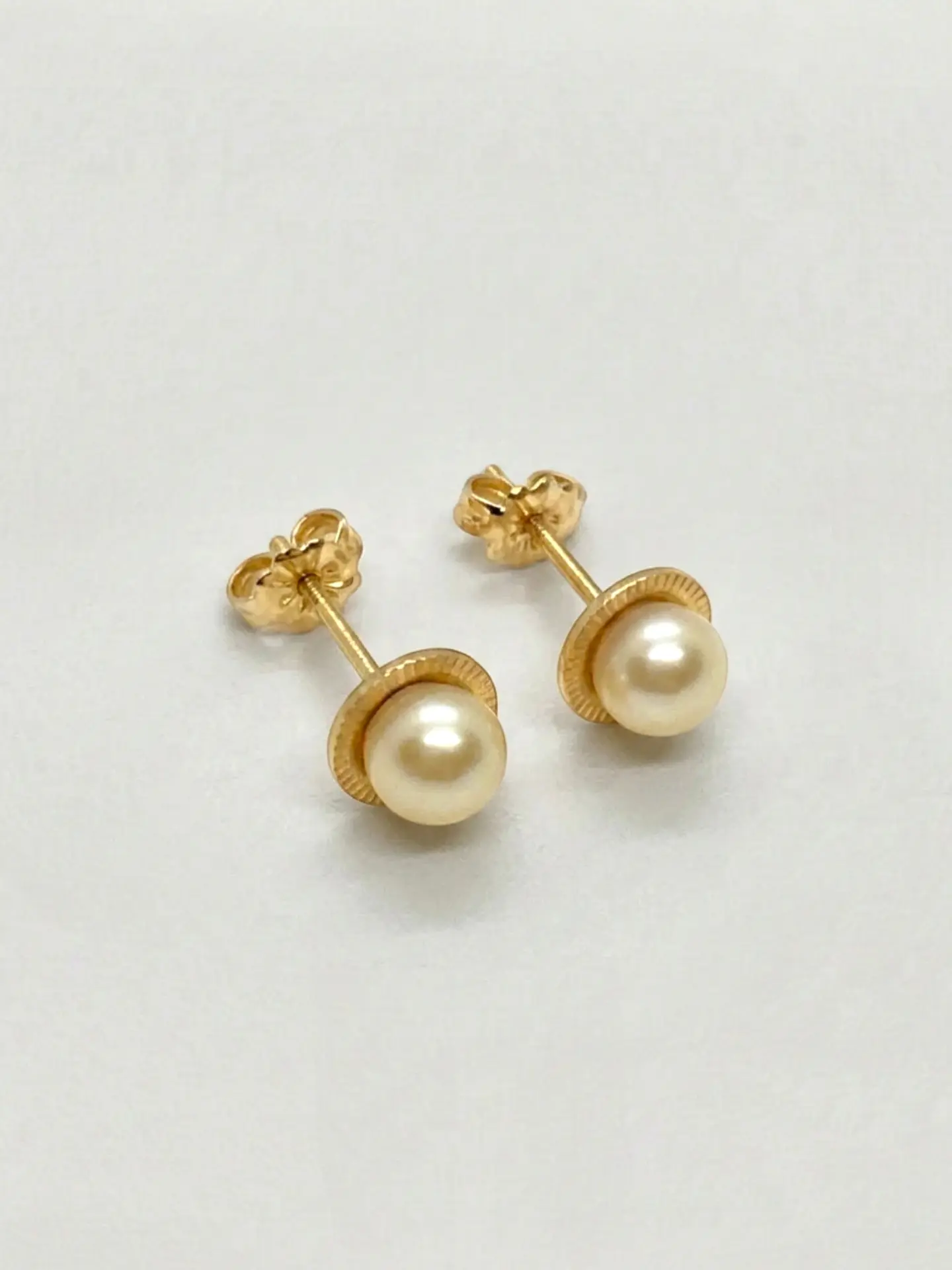 Aros Perla Cultivada Imperial Plato Grande Oro 18k 5