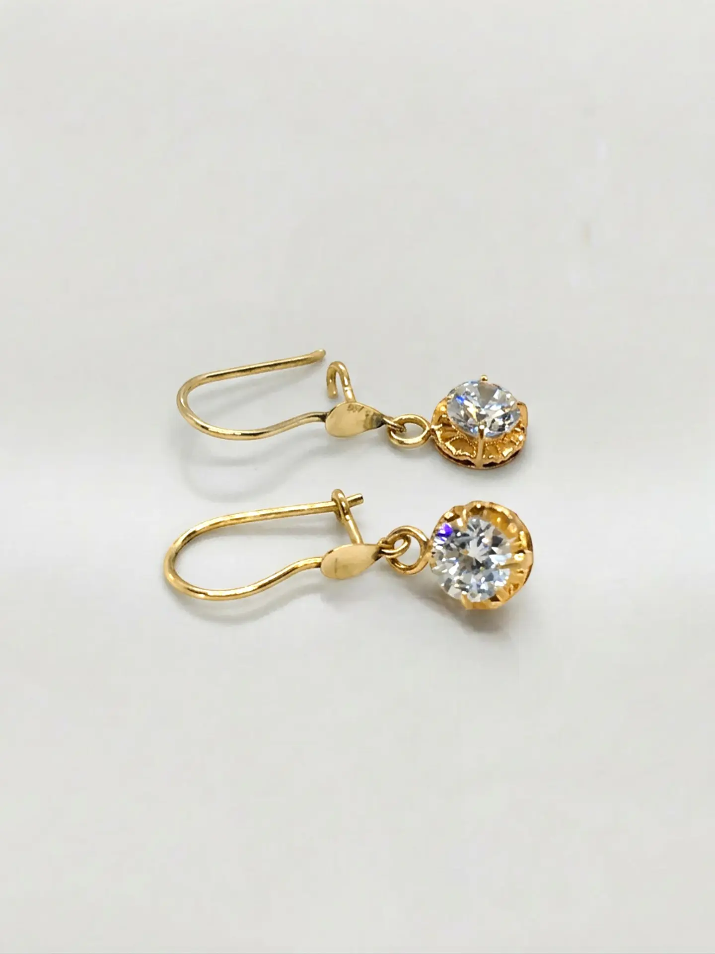 Aros Chatón Colgante de Luz Majestuosa Circón Oro 18k 1