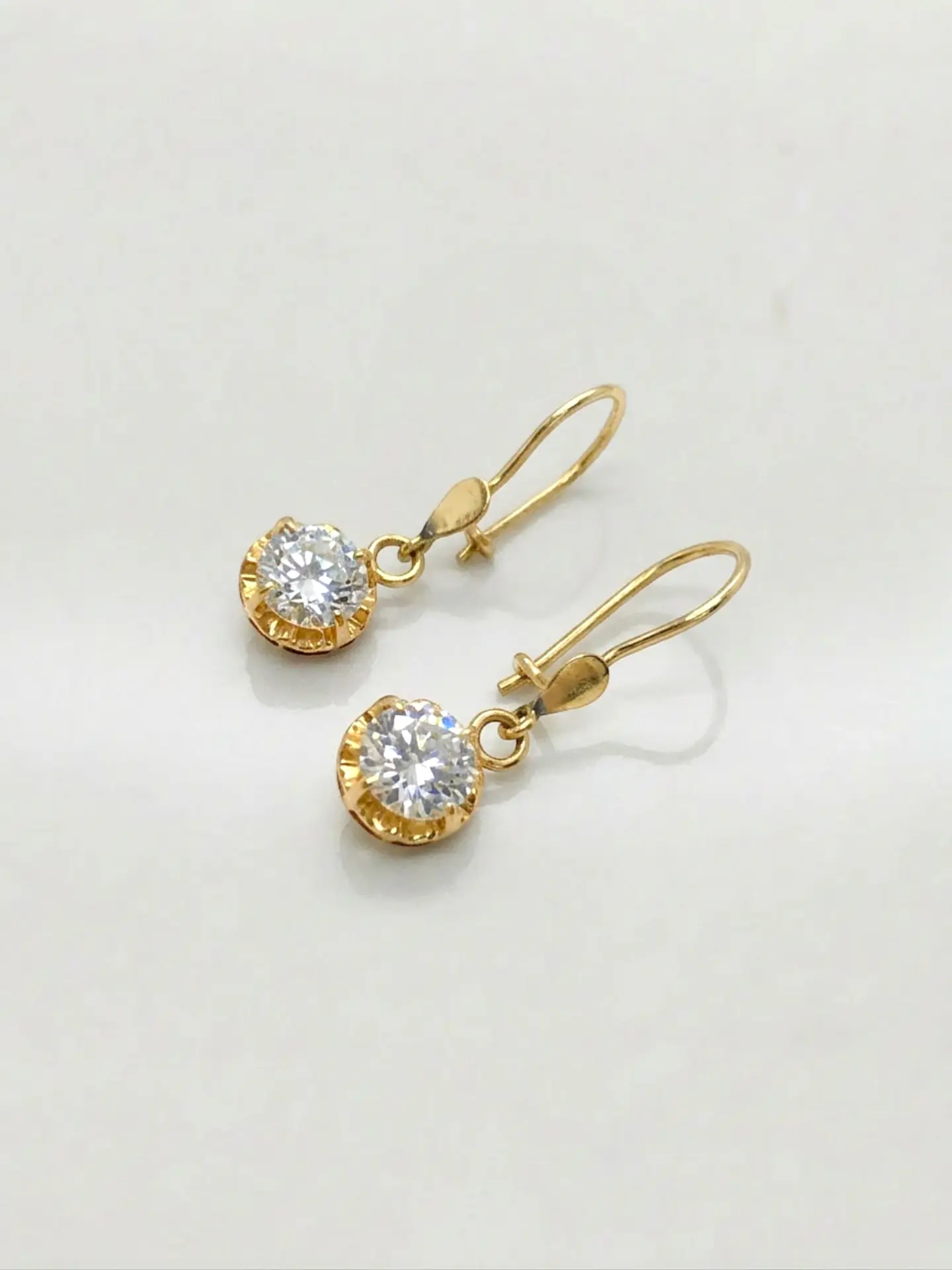 Aros Chatón Colgante de Luz Majestuosa Circón Oro 18k 3