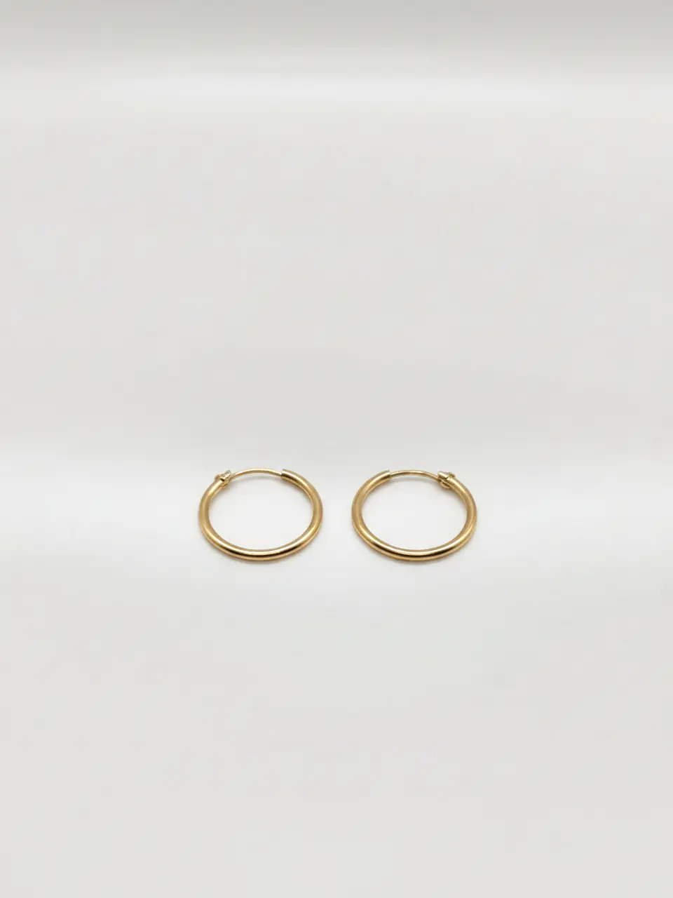 Aros Tubulares Minimalistas Oro 18k 3