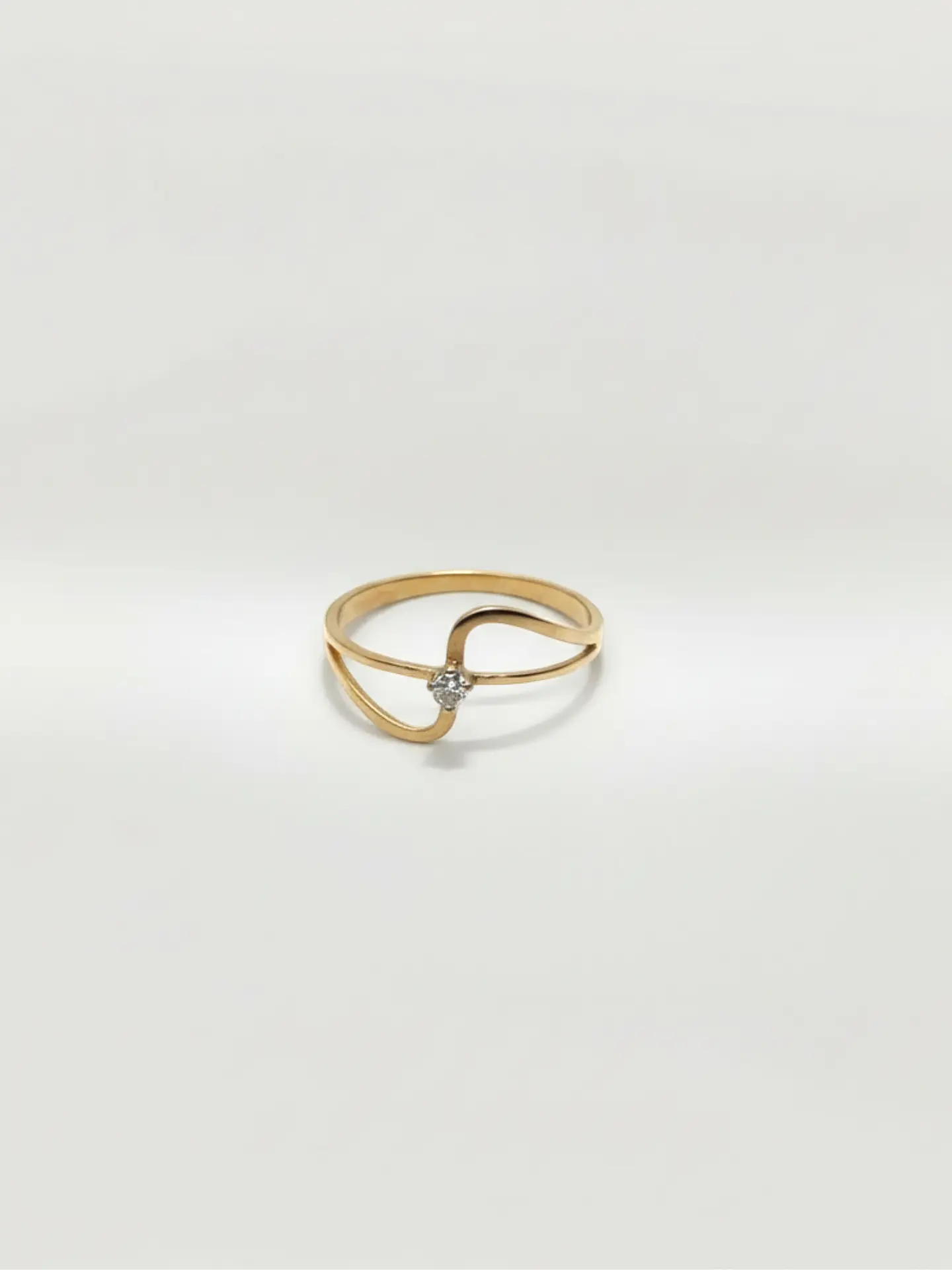 Anillo Infinito Destello de Vida con Circón Oro 18k 3