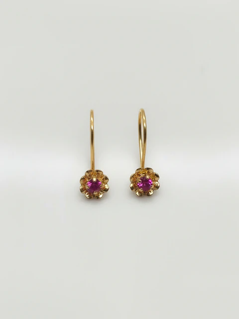 Aros Flor de Rubí Apasionado Oro 18k