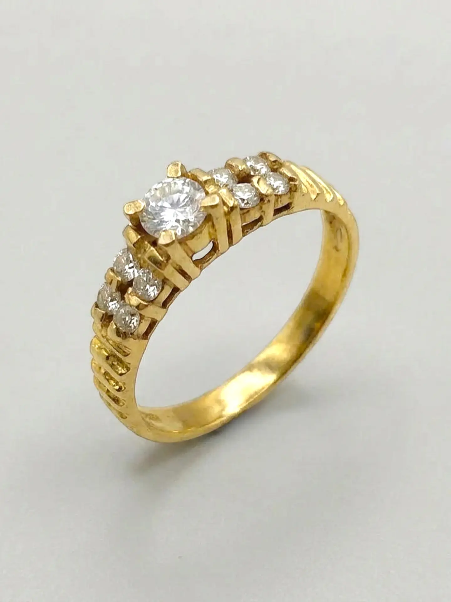 Anillo Prana Energía y Brillo Circón Oro 18k 4