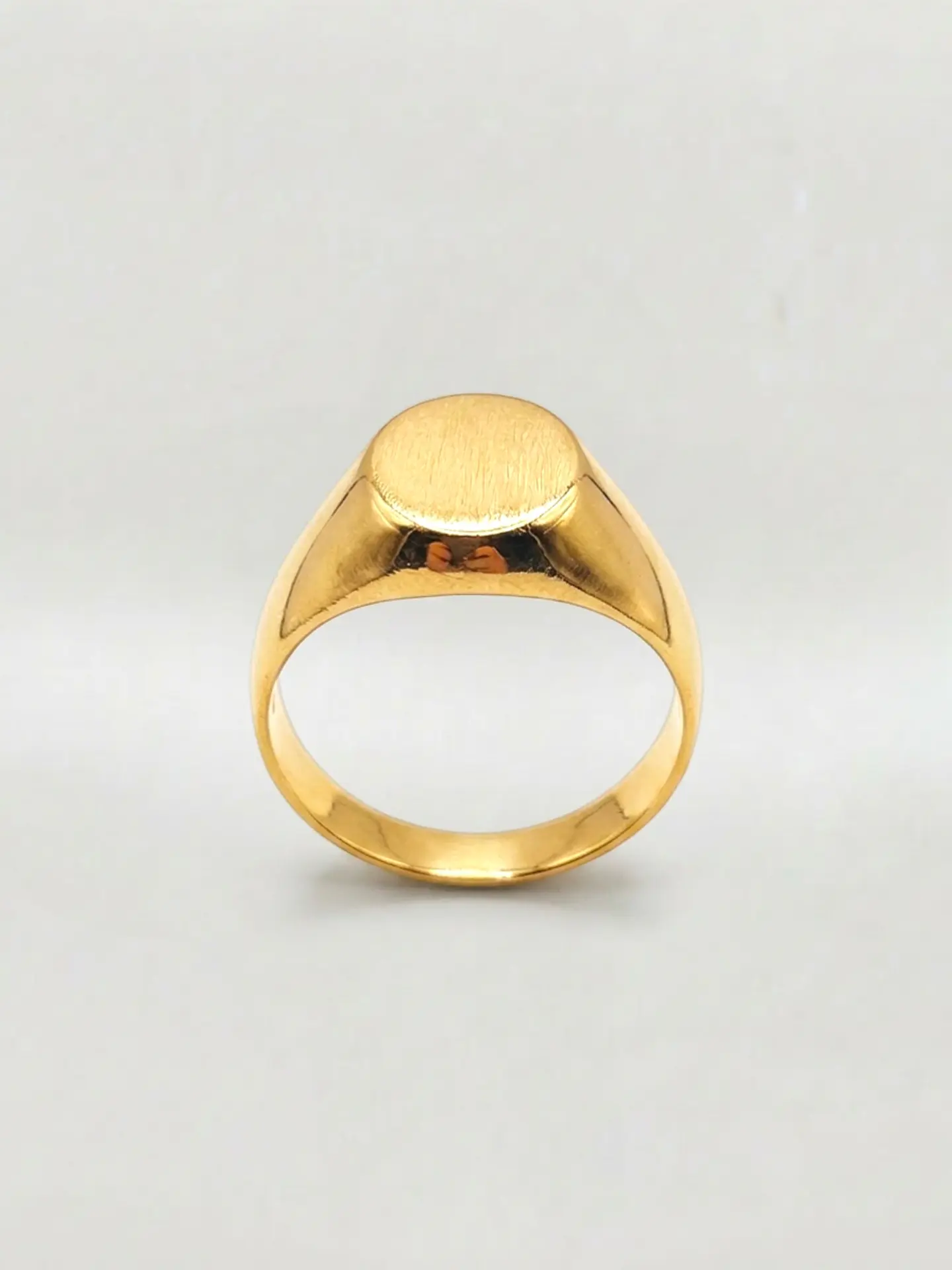 Anillo Sello de Prestigio Circular Oro 18k 2