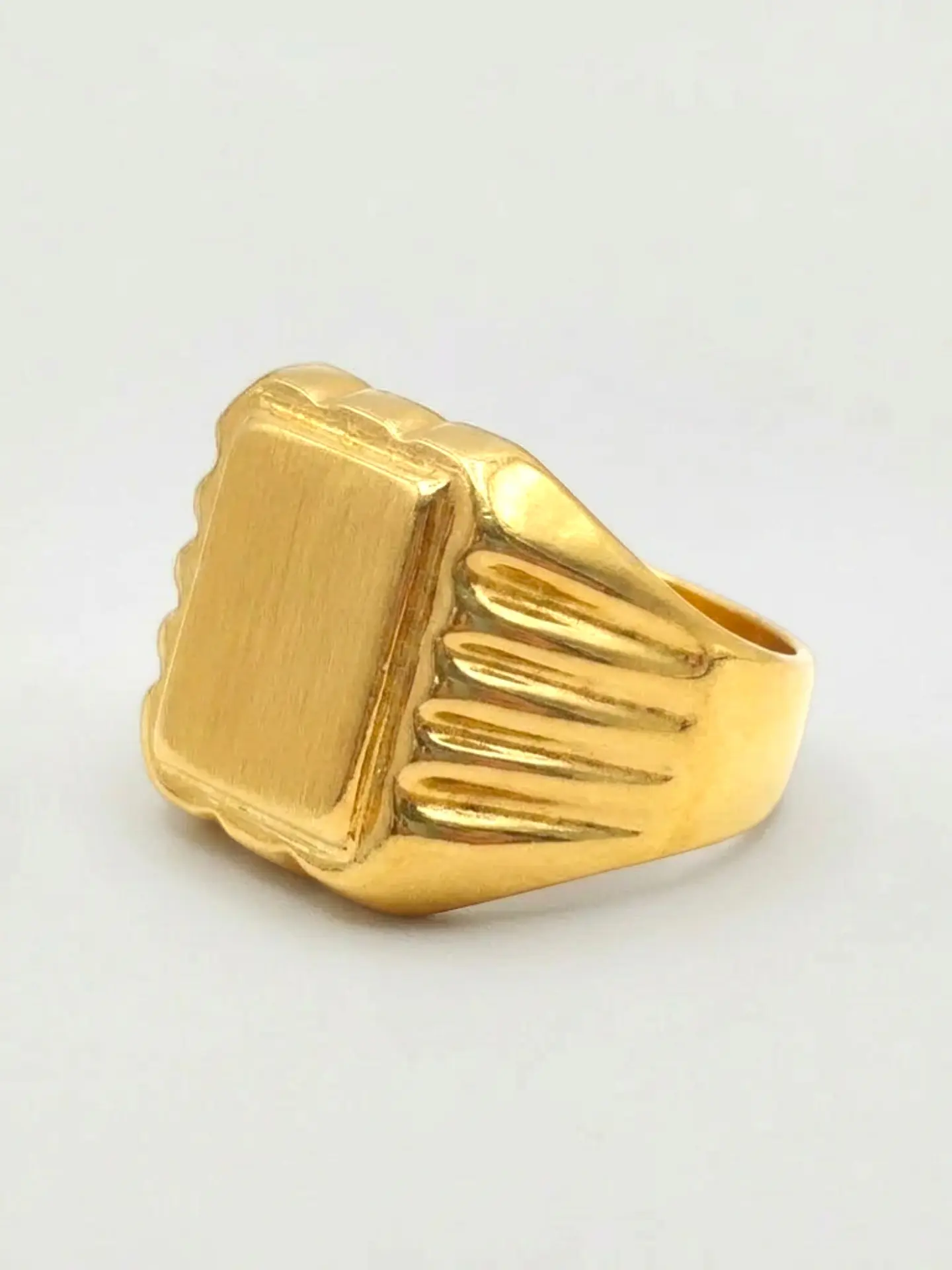 Anillo Sello de Prestigio Cuadrado Oro 18k 5