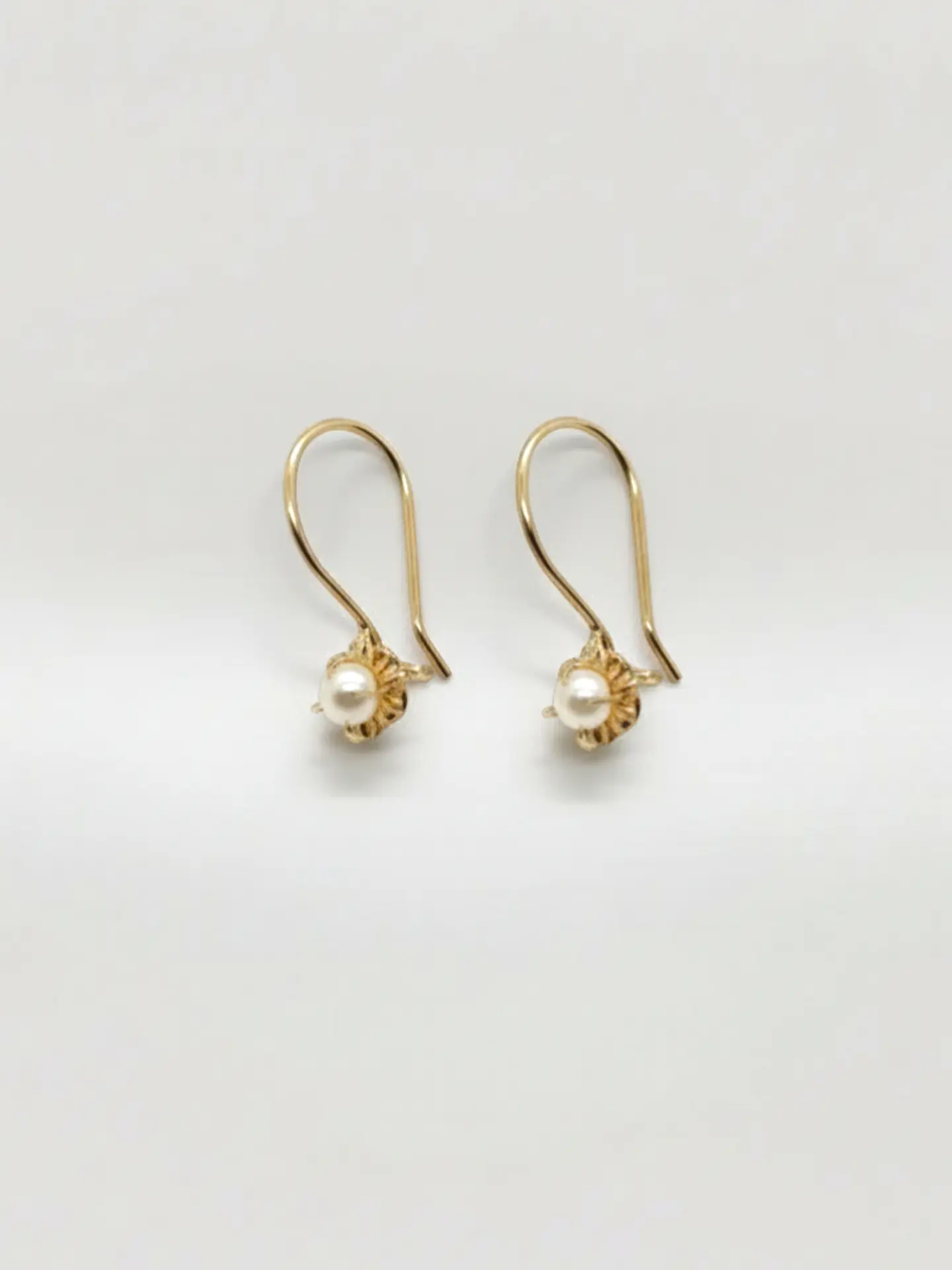 Aros Colgantes Perla Cultivada Natural de Gala Oro 18k 1