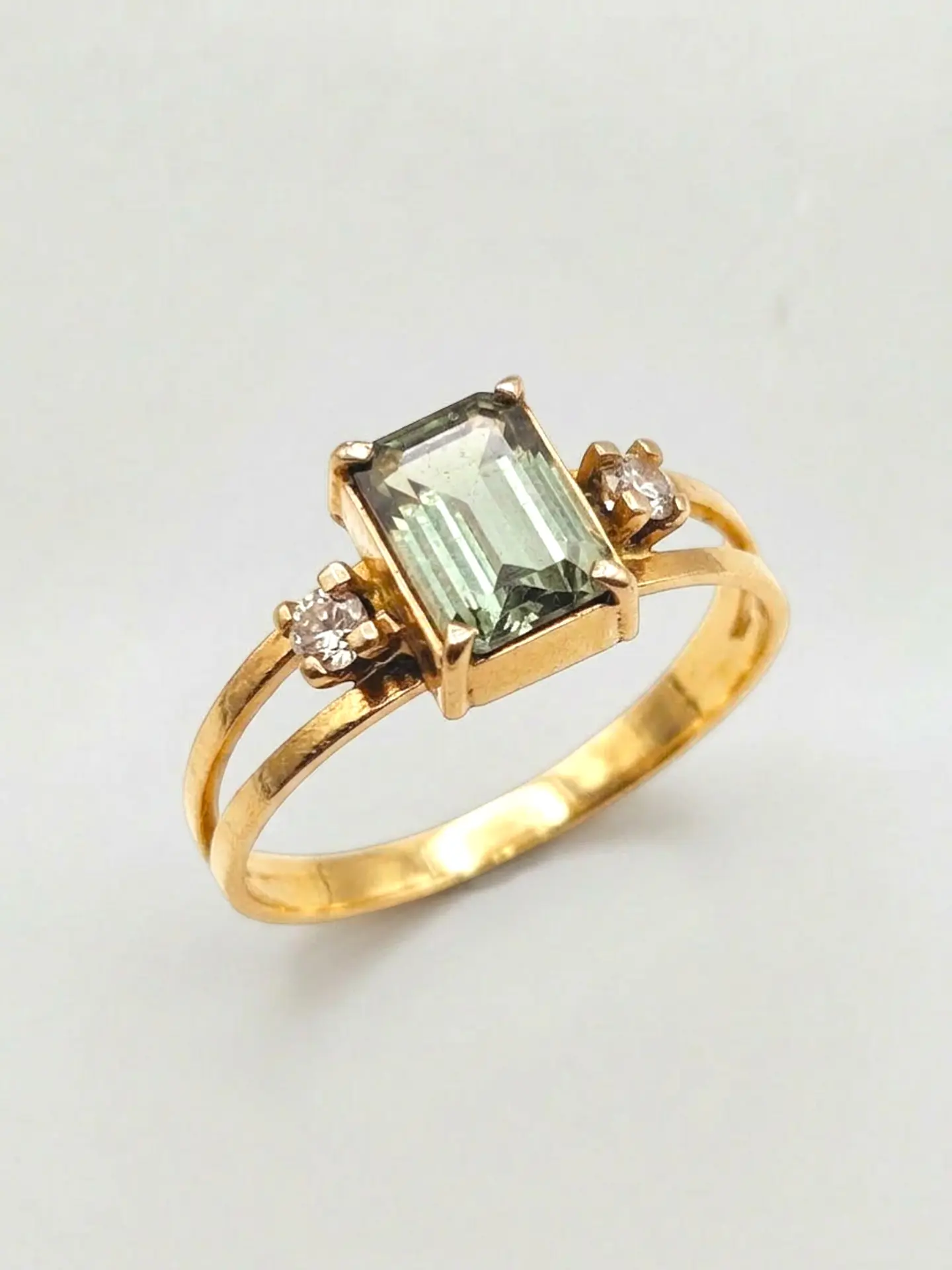 Anillo Topacio Verde Real y Circones Oro 18k 4