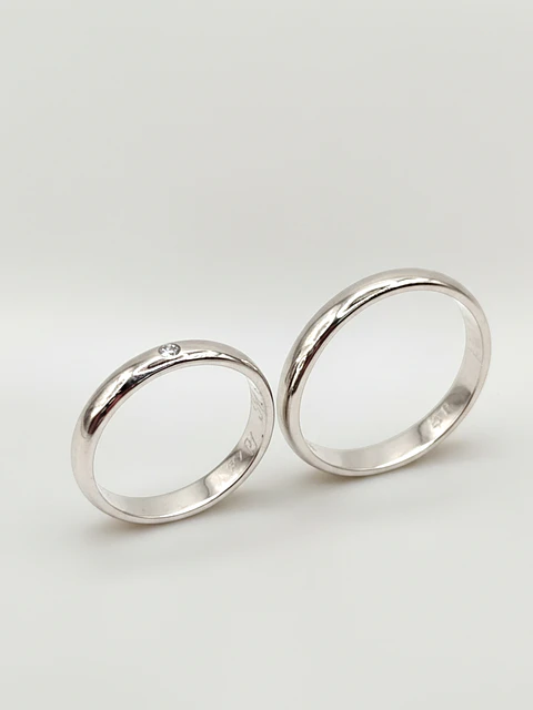 Argollas Estilo Inglés Oro Blanco y Brillante 3 mm Oro 18k