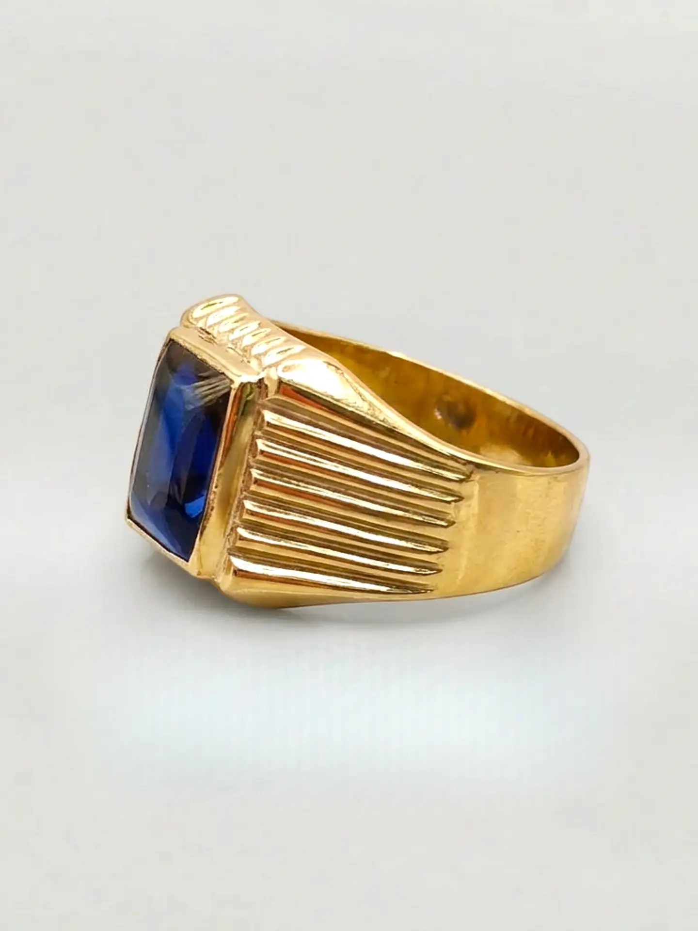 Anillo Sello Real de Zafiro Azul Oro 18k 2