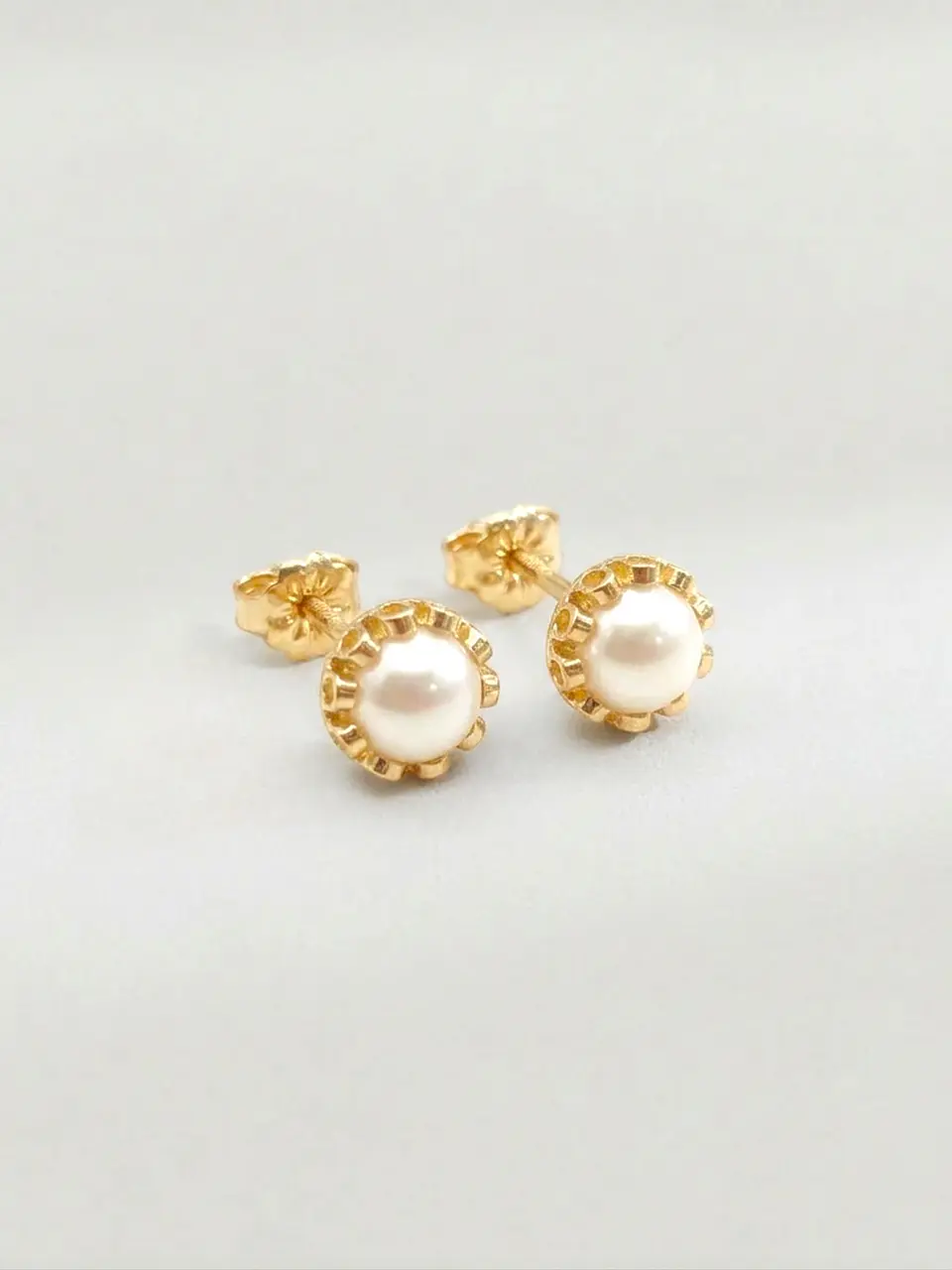 Aros Perla Cultivada Cuello de Gala Grande Oro 18k 1