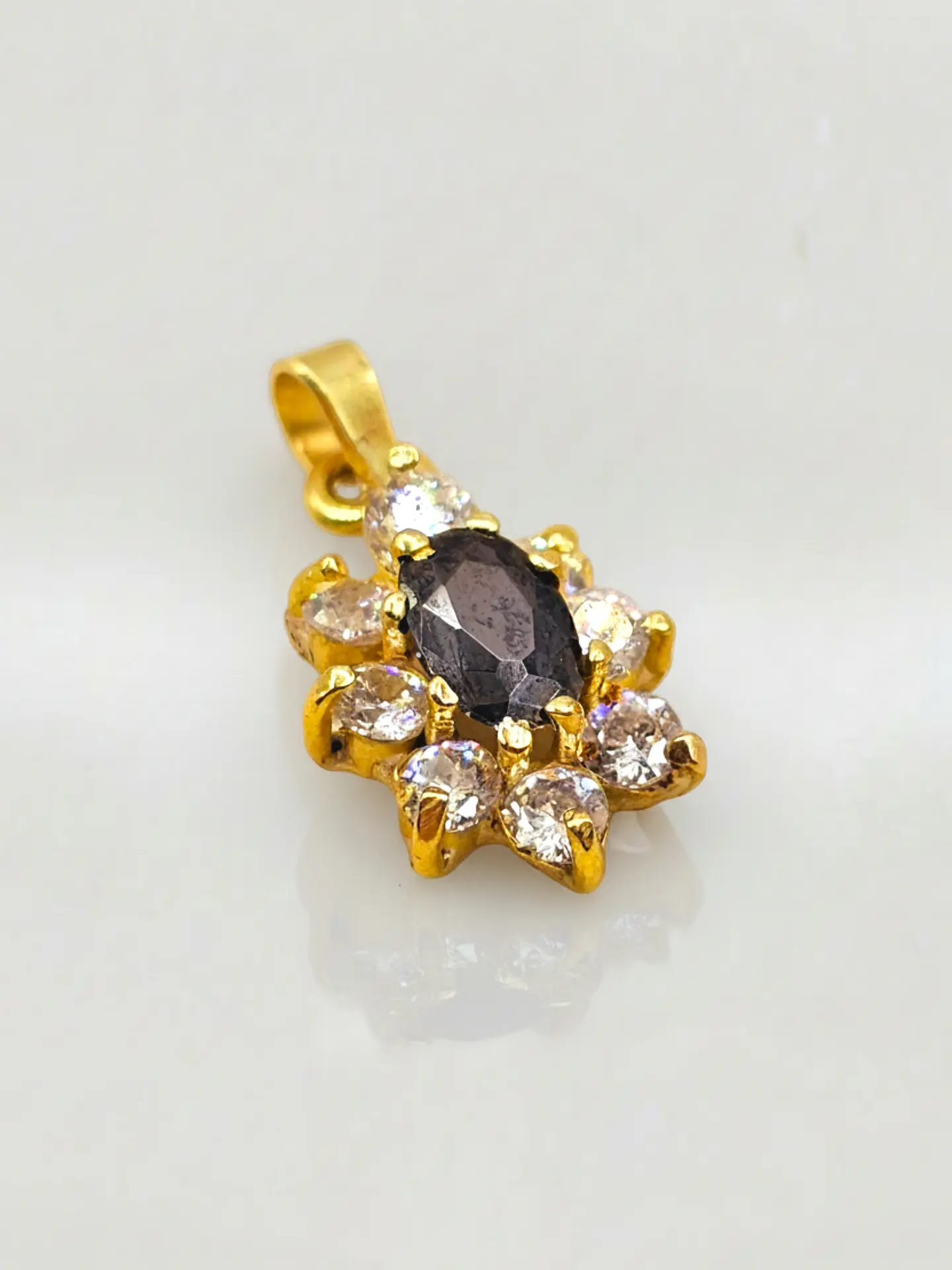 Colgante Lady Ónix y Circones Oro 18k 2