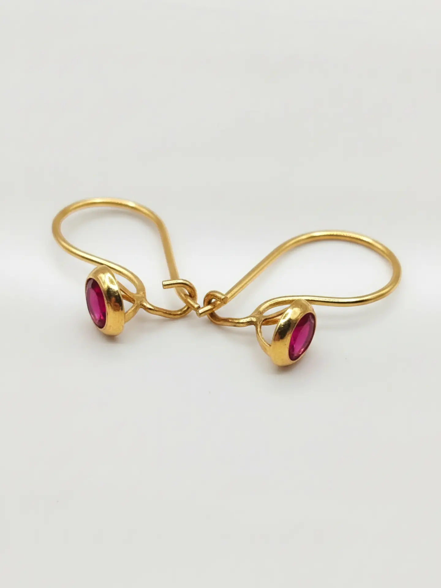 Aros Punto de Luz Pasión de Rubí Oro 18k 2