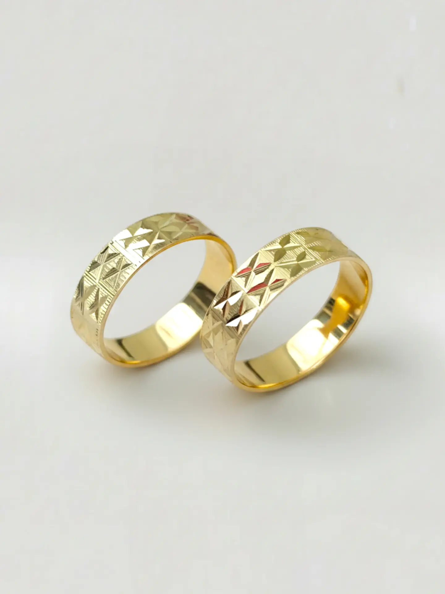 Argollas Nupciales Tallado Rombo 5 mm Oro 18k 3