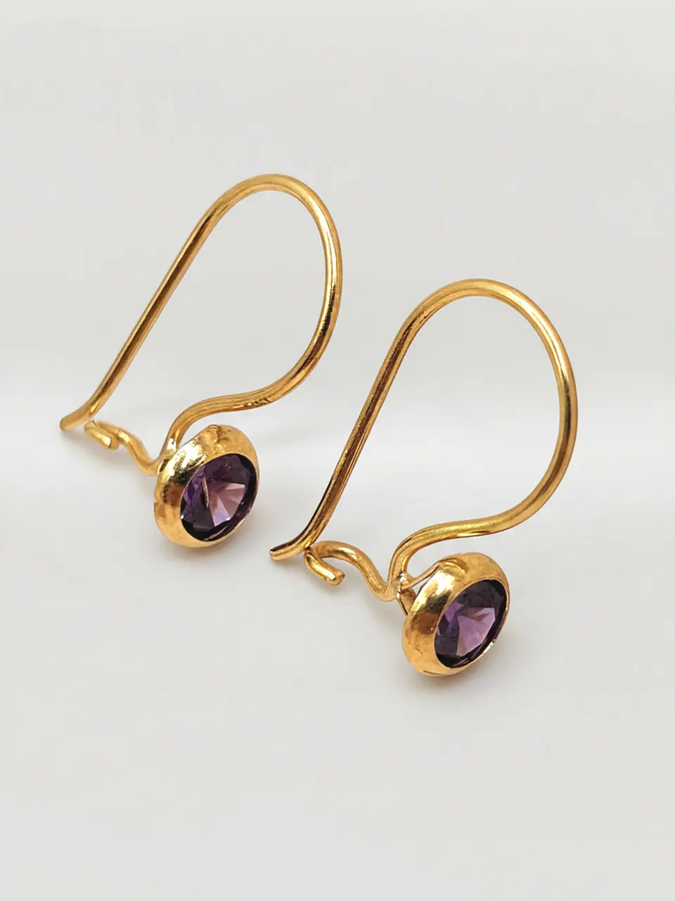 Aros Punto de Luz Amatista Mística Oro 18k 2