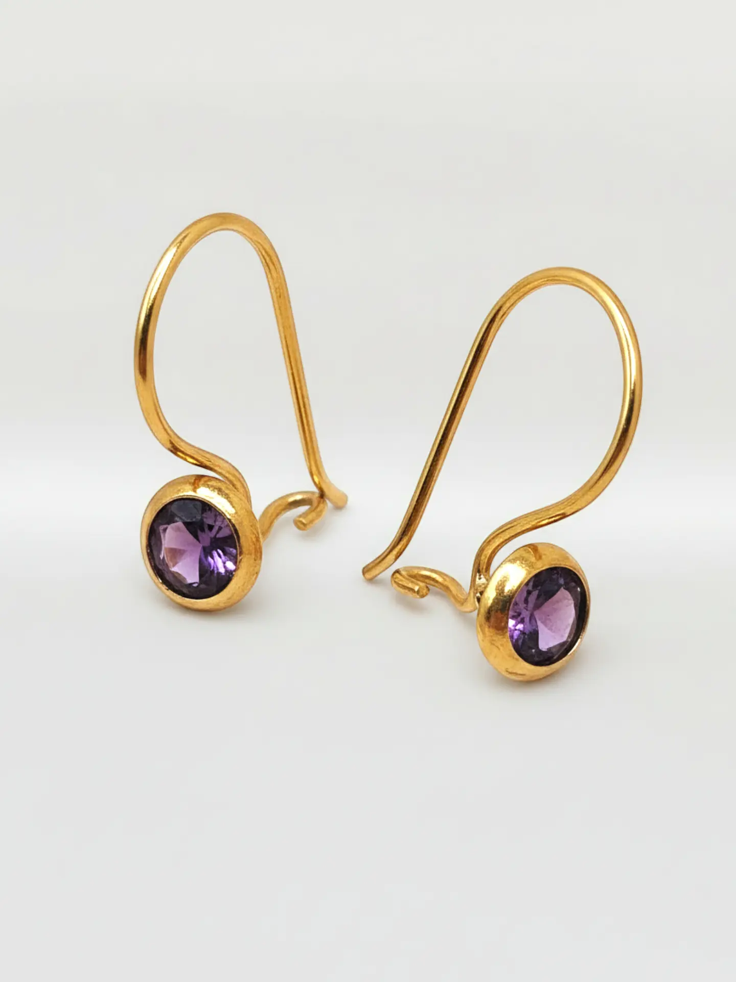 Aros Punto de Luz Amatista Mística Oro 18k 1